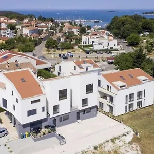 https://casa-nera-luxury-style.in-istria.net